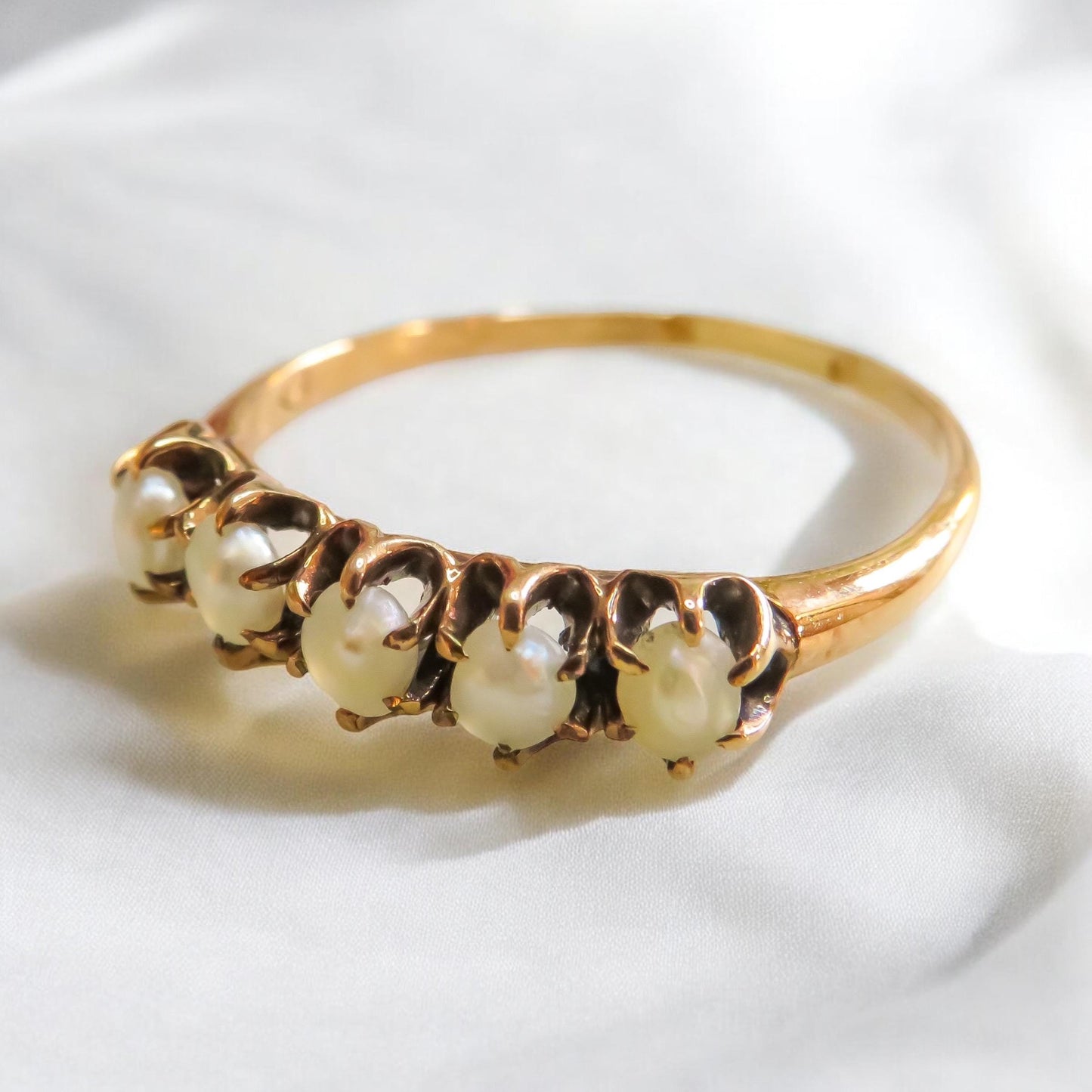 Victorian Claw Set Pearl Band