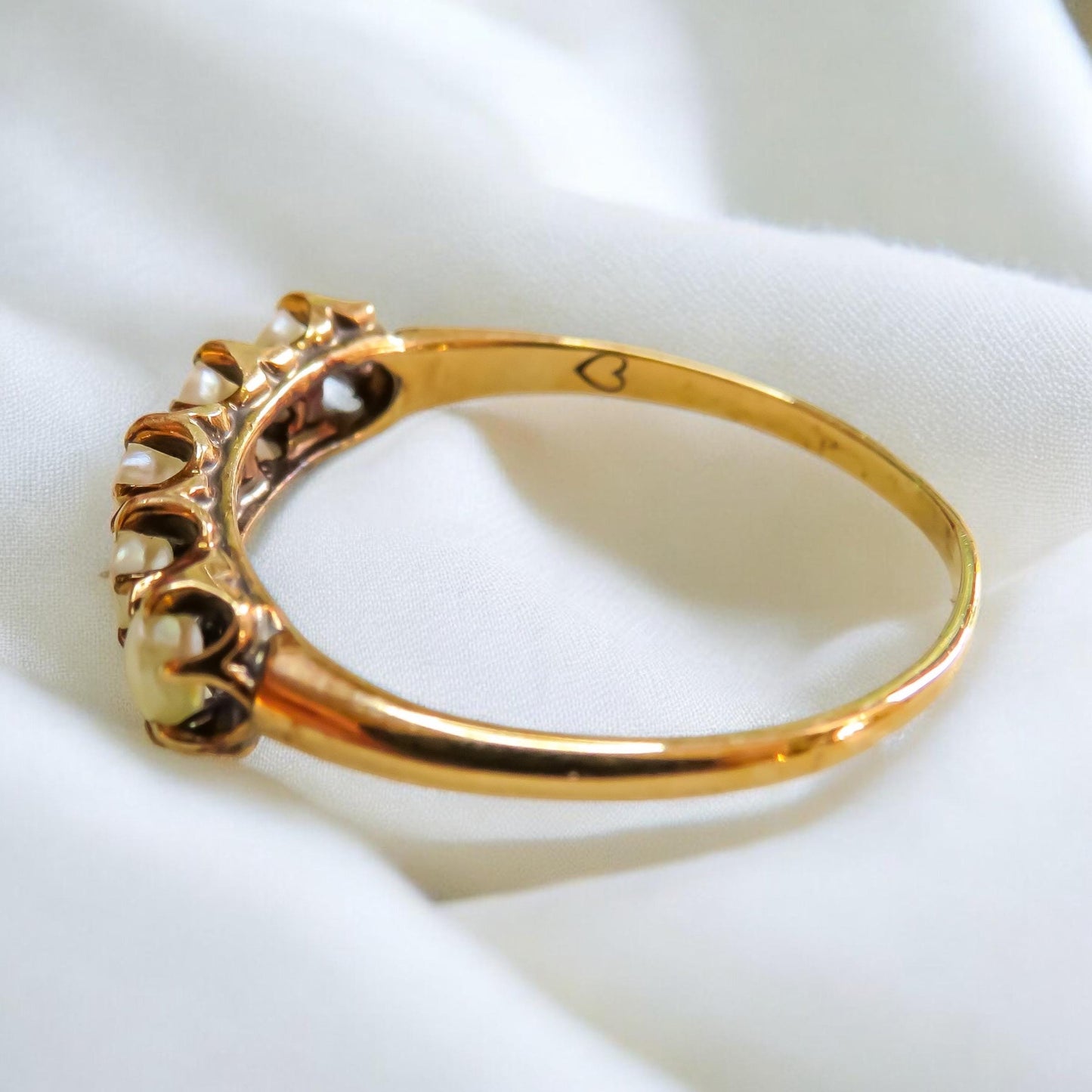 Victorian Claw Set Pearl Band