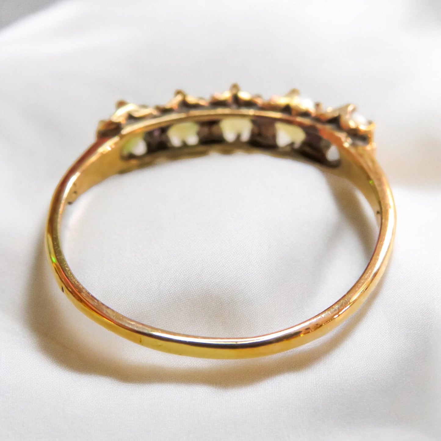 Victorian Claw Set Pearl Band