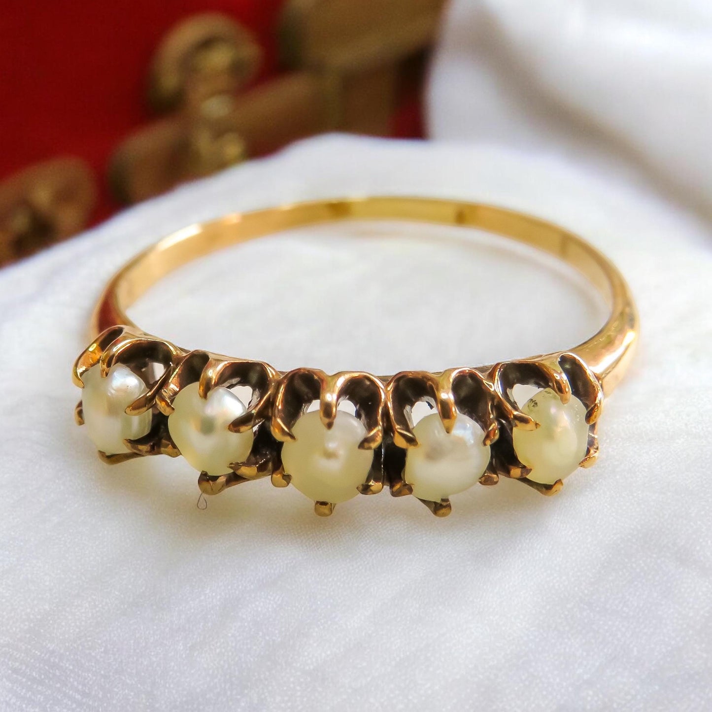 Victorian Claw Set Pearl Band