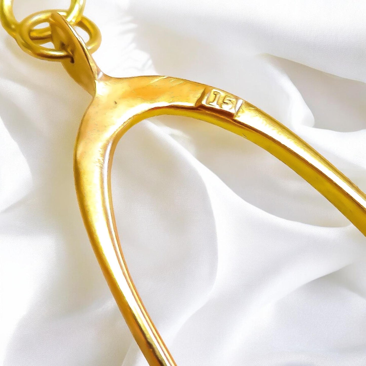 Wishbone Pendant in 15K Yellow Gold Vintage