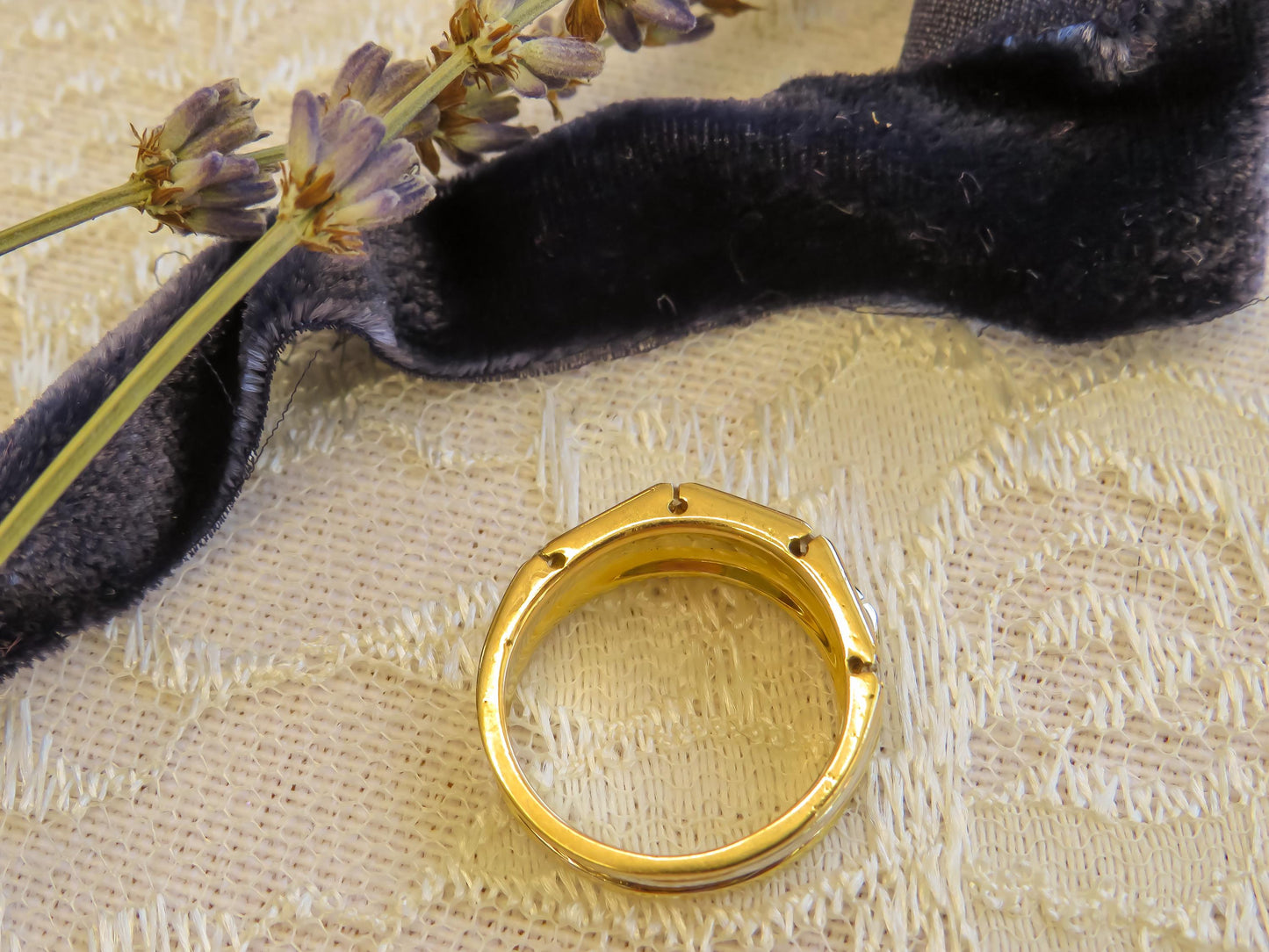 18K Tri-Tone Gold and Diamond Scatter Band