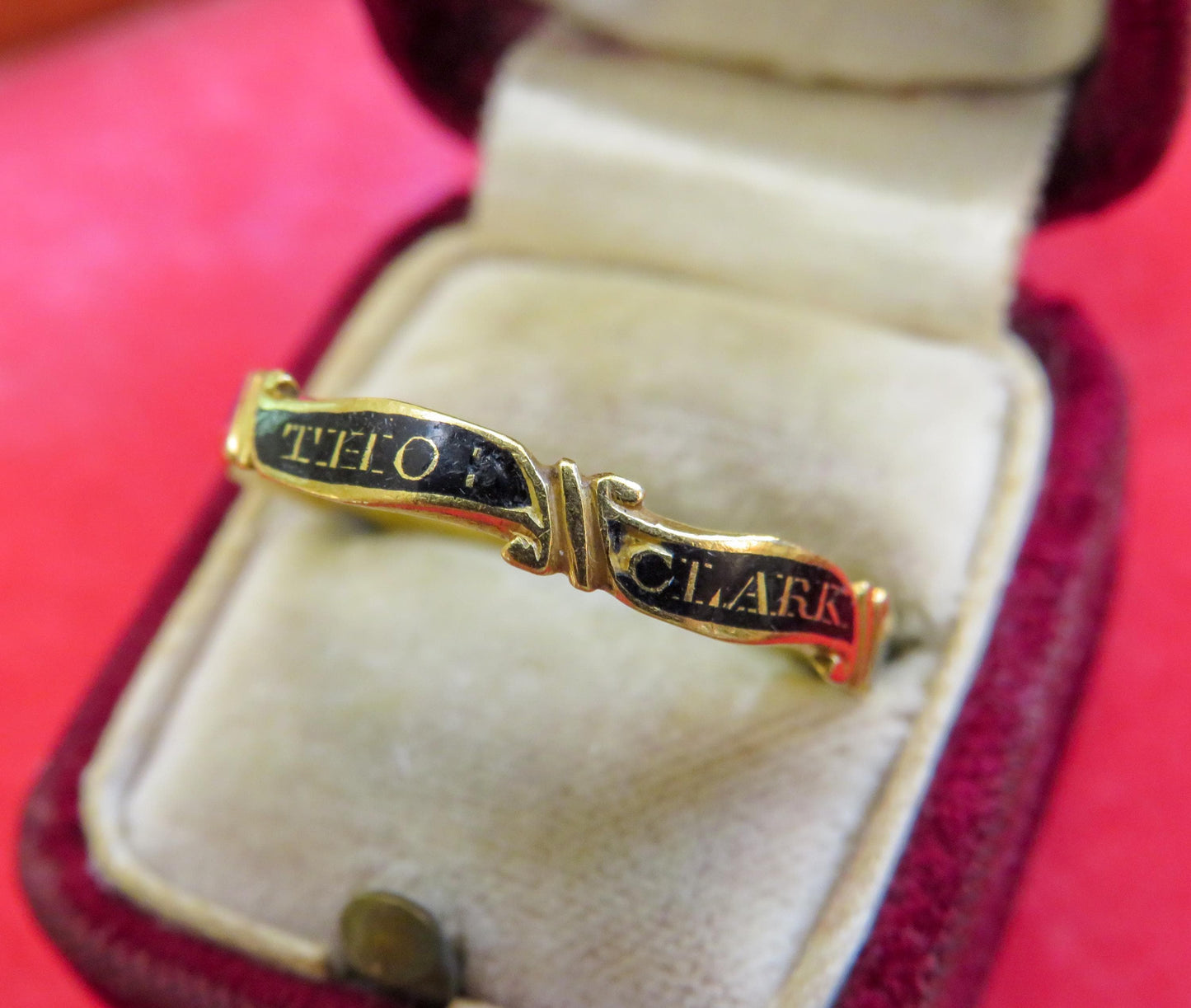 Antique 18K Mourning Ring Dated 1777 Size 9 3.48g