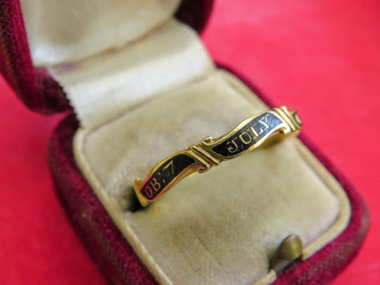 Antique 18K Mourning Ring  Dated 1777  Size 9  3.48g