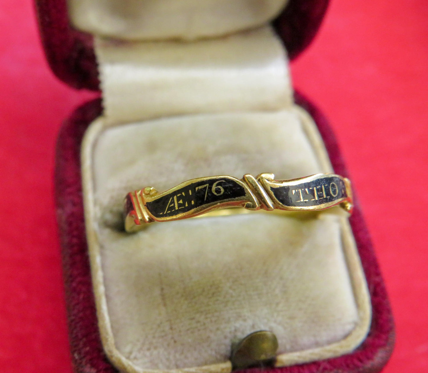 Antique 18K Mourning Ring Dated 1777 Size 9 3.48g