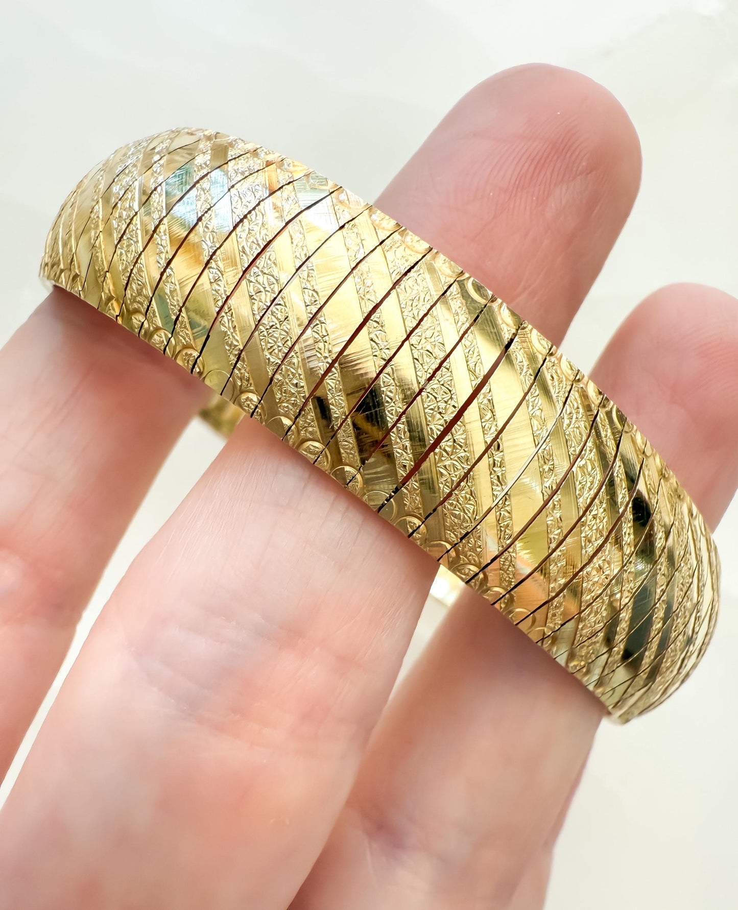 14K Gold Estate Bracelet Bold Vintage Design
