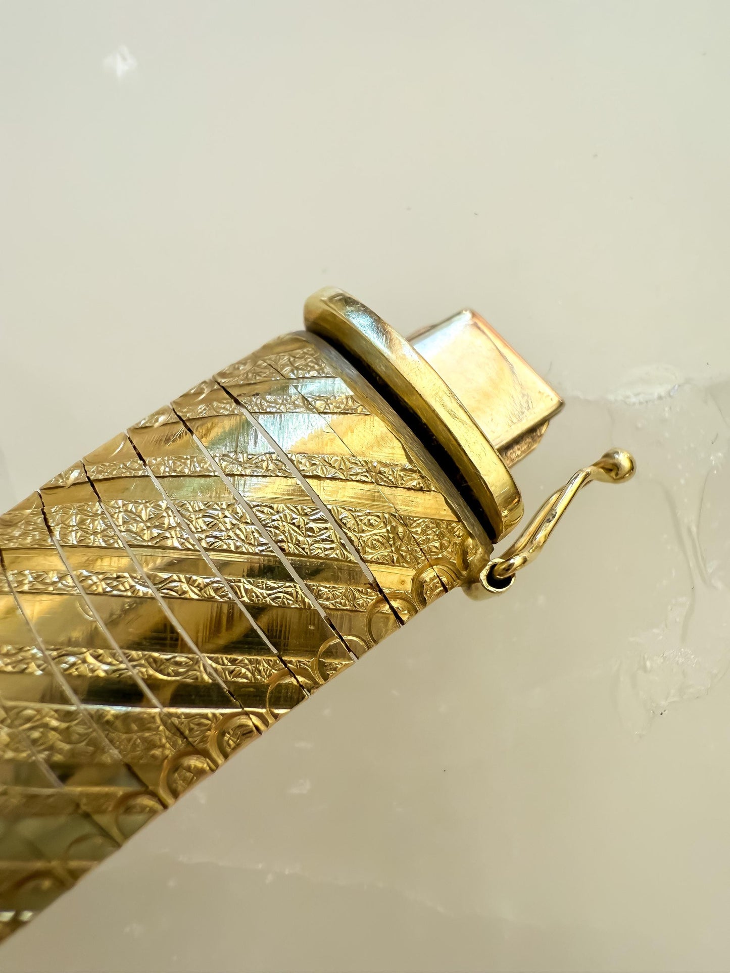 14K Gold Estate Bracelet Bold Vintage Design