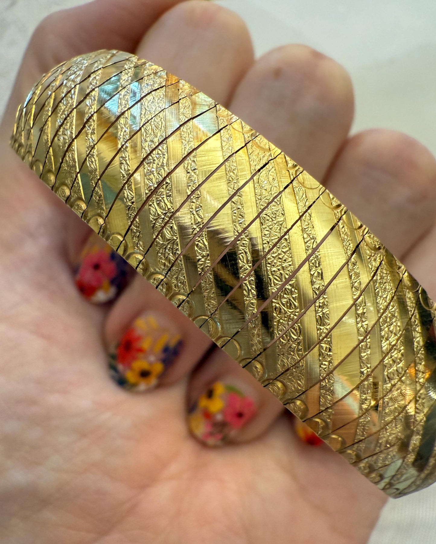 14K Gold Estate Bracelet Bold Vintage Design