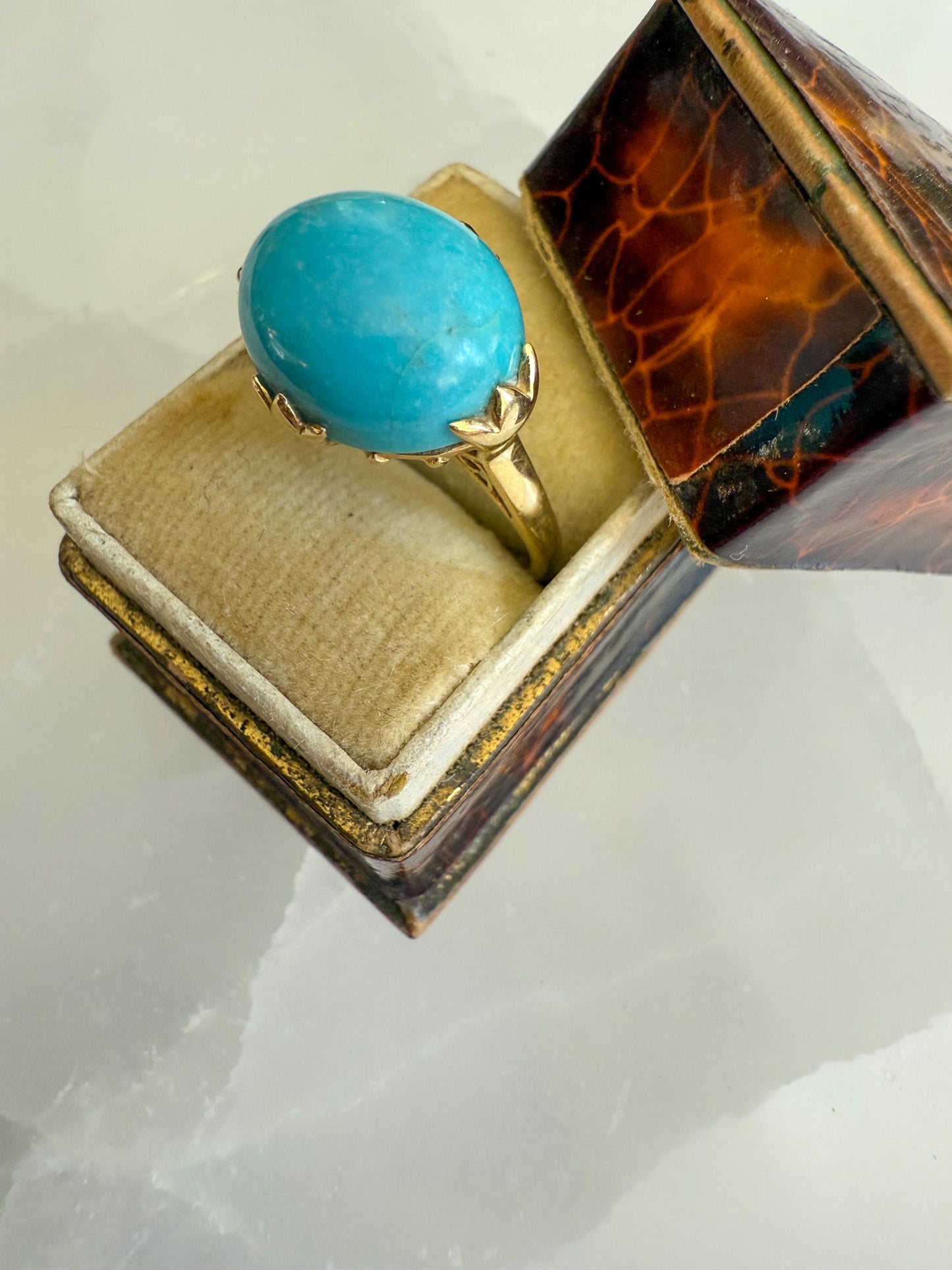 Vintage 14K Gold Oval Turquoise Cabochon Ring