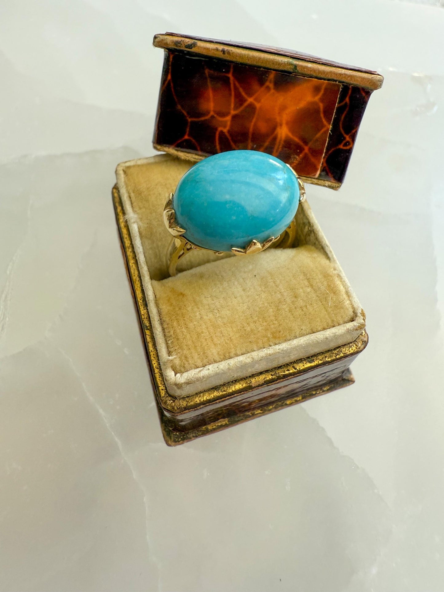 Vintage 14K Gold Oval Turquoise Cabochon Ring