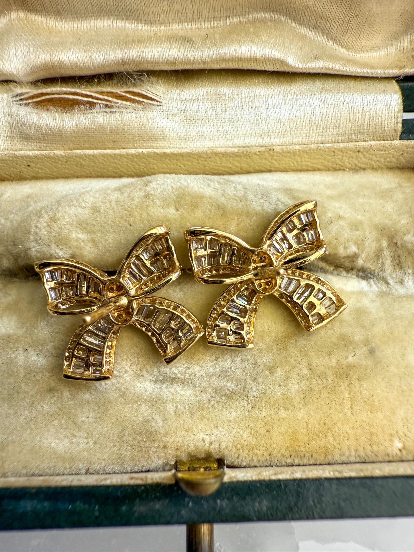 18K Yellow Gold Diamond Bow Earrings  1 Carat Total Weight