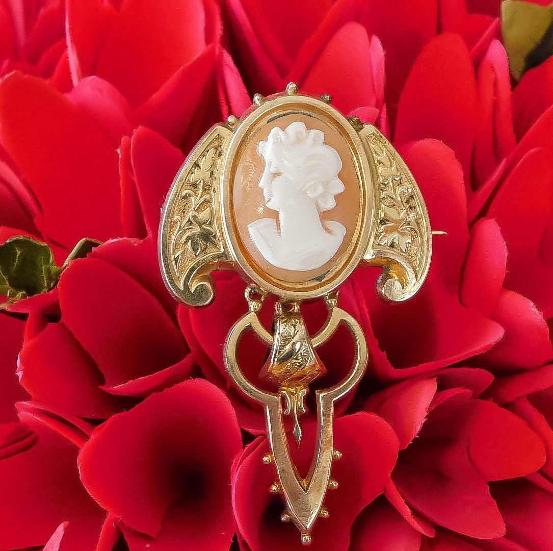 Antique Cameo Brooch