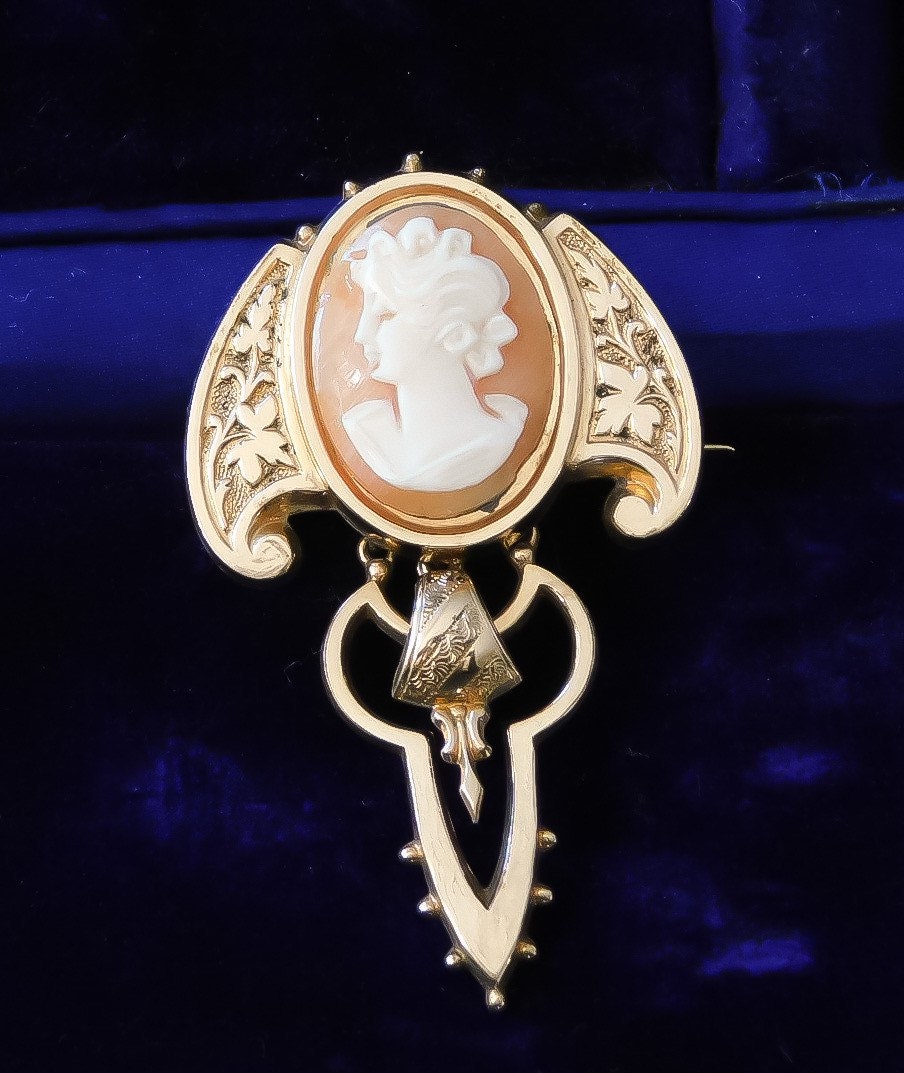 Antique Cameo Brooch