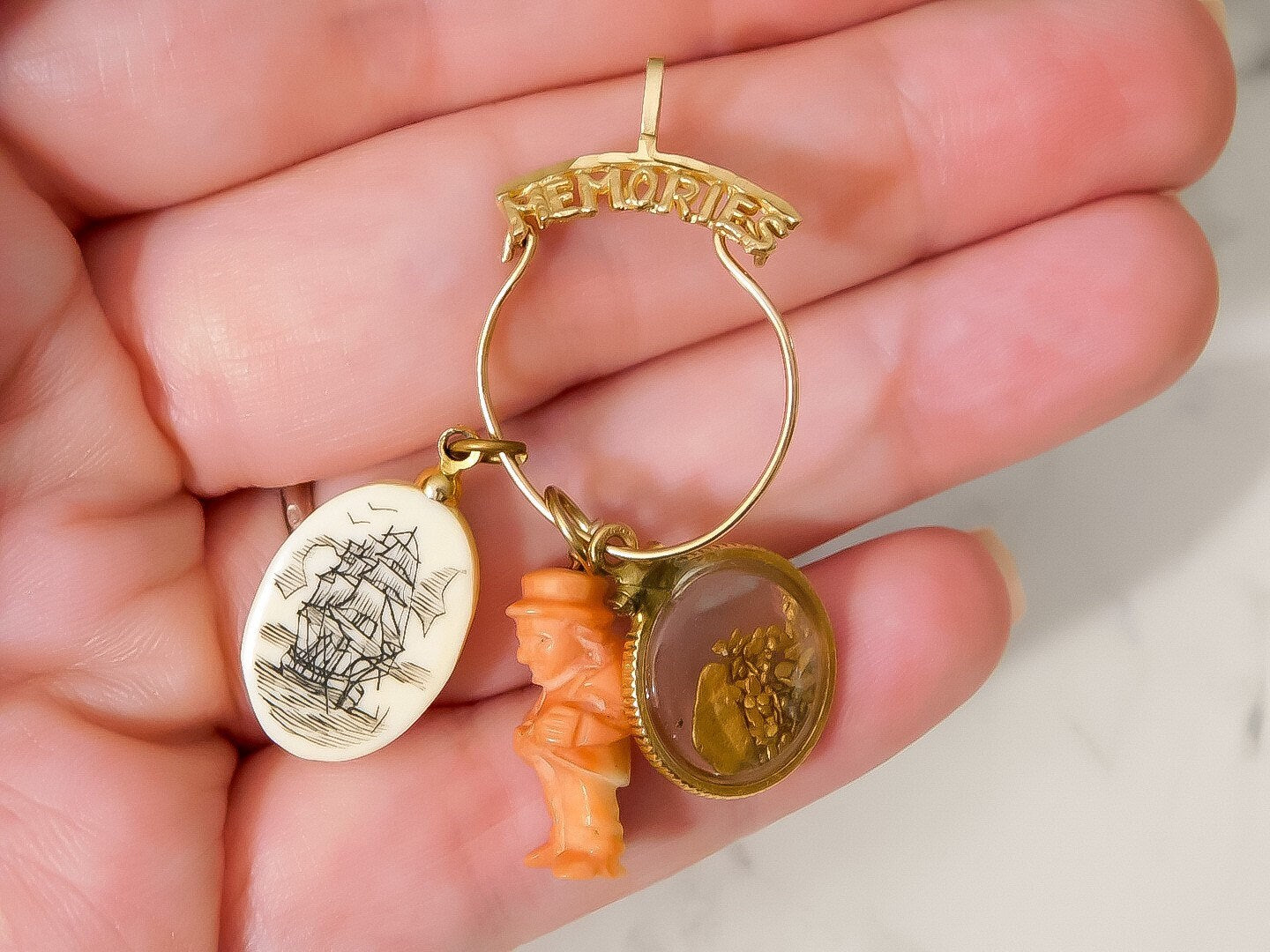 Memories Charm Holder with Three Charms