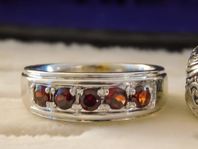 Mens 14K White Gold Garnet Band