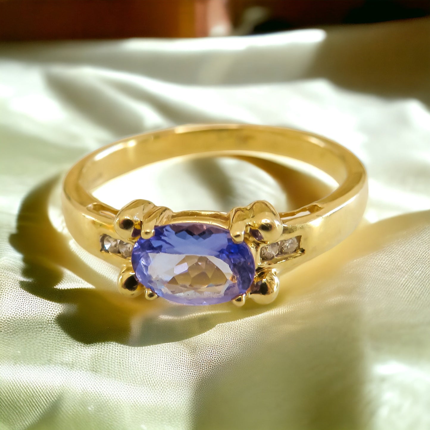 Vintage Estate Tanzanite Ring in 14K Yellow Gold