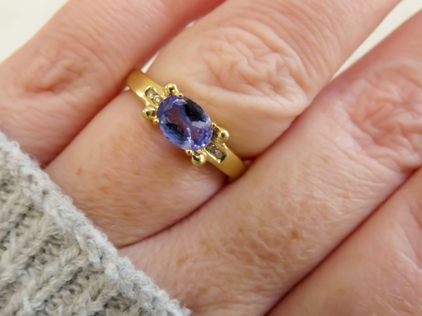 Vintage Estate Tanzanite Ring in 14K Yellow Gold