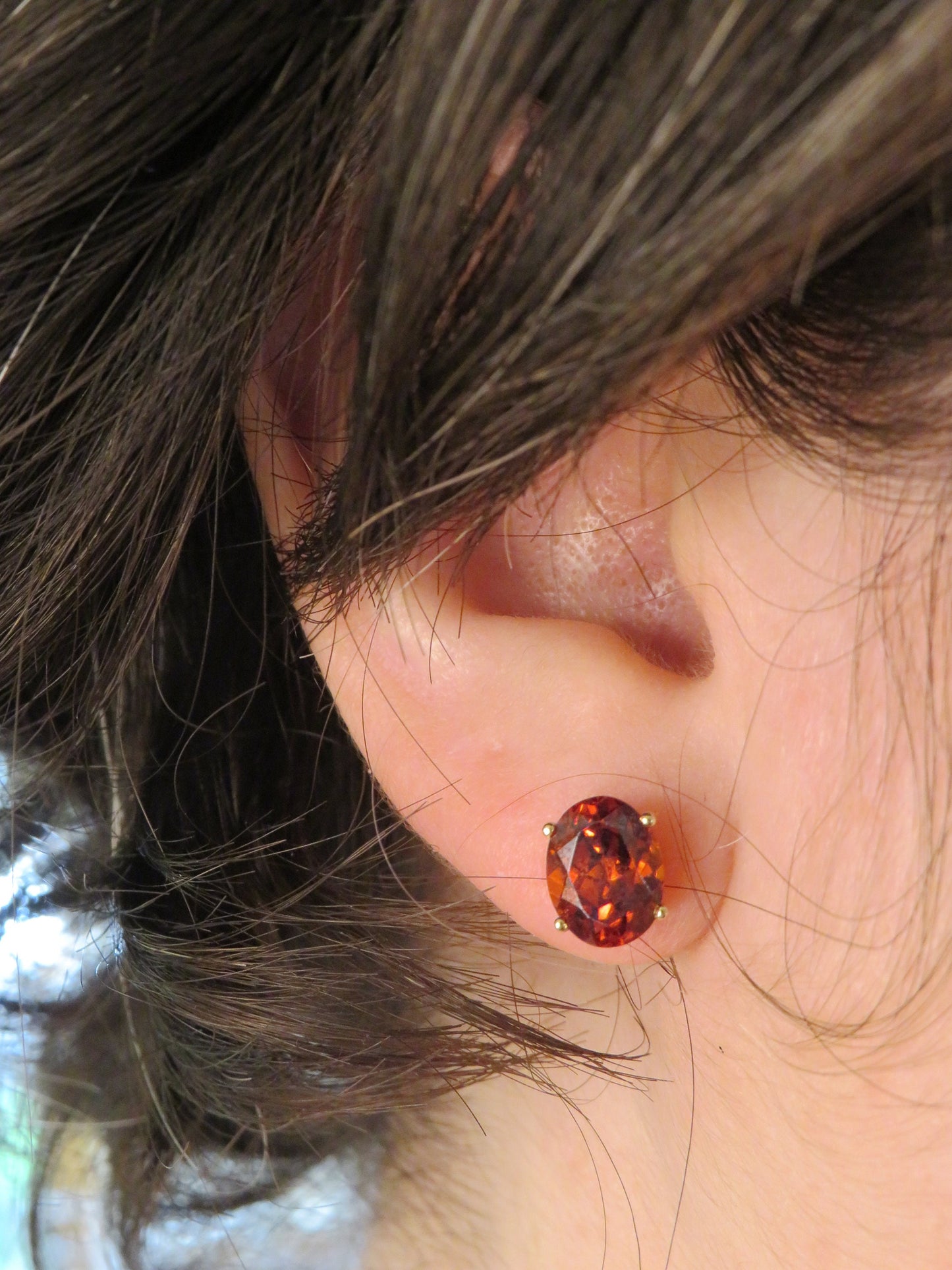 Garnet Oval Stud Earrings in 14K Yellow Gold