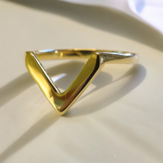 14K Yellow Gold Chevron Band