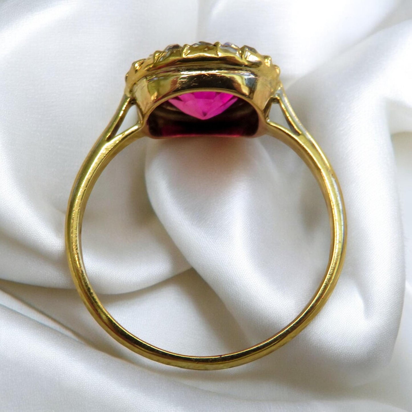 Antique Ruby and Rose Cut Diamond Ring in 18K Gold