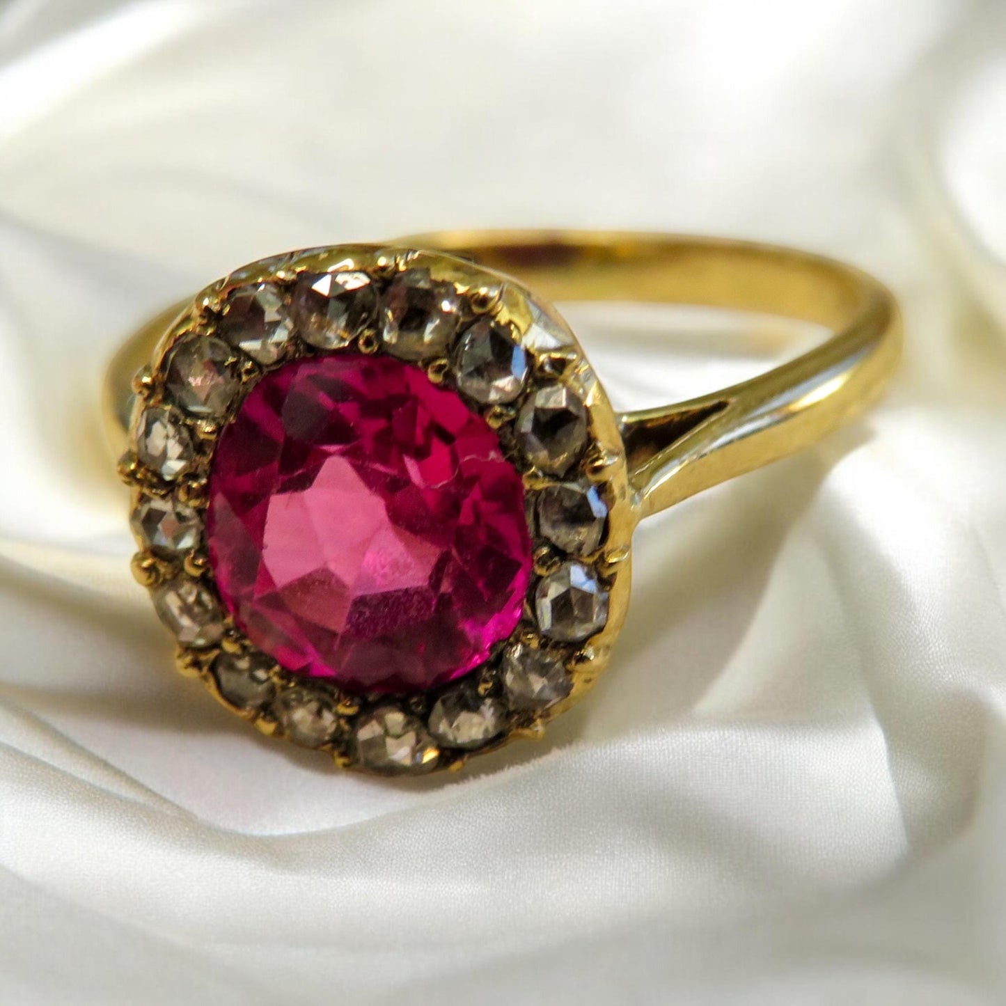 Antique Ruby and Rose Cut Diamond Ring in 18K Gold