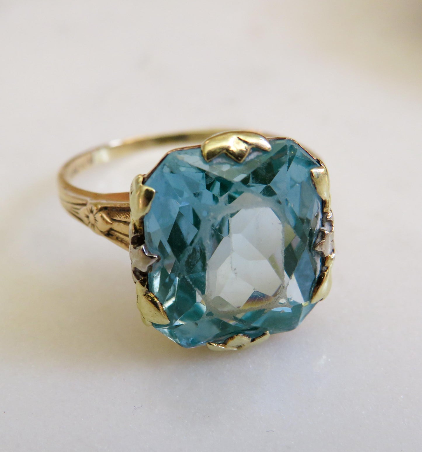 1920s Art Deco Ring | Synthetic Blue Spinel | 10K Tri-Tone Gold Floral Setting | Size 9