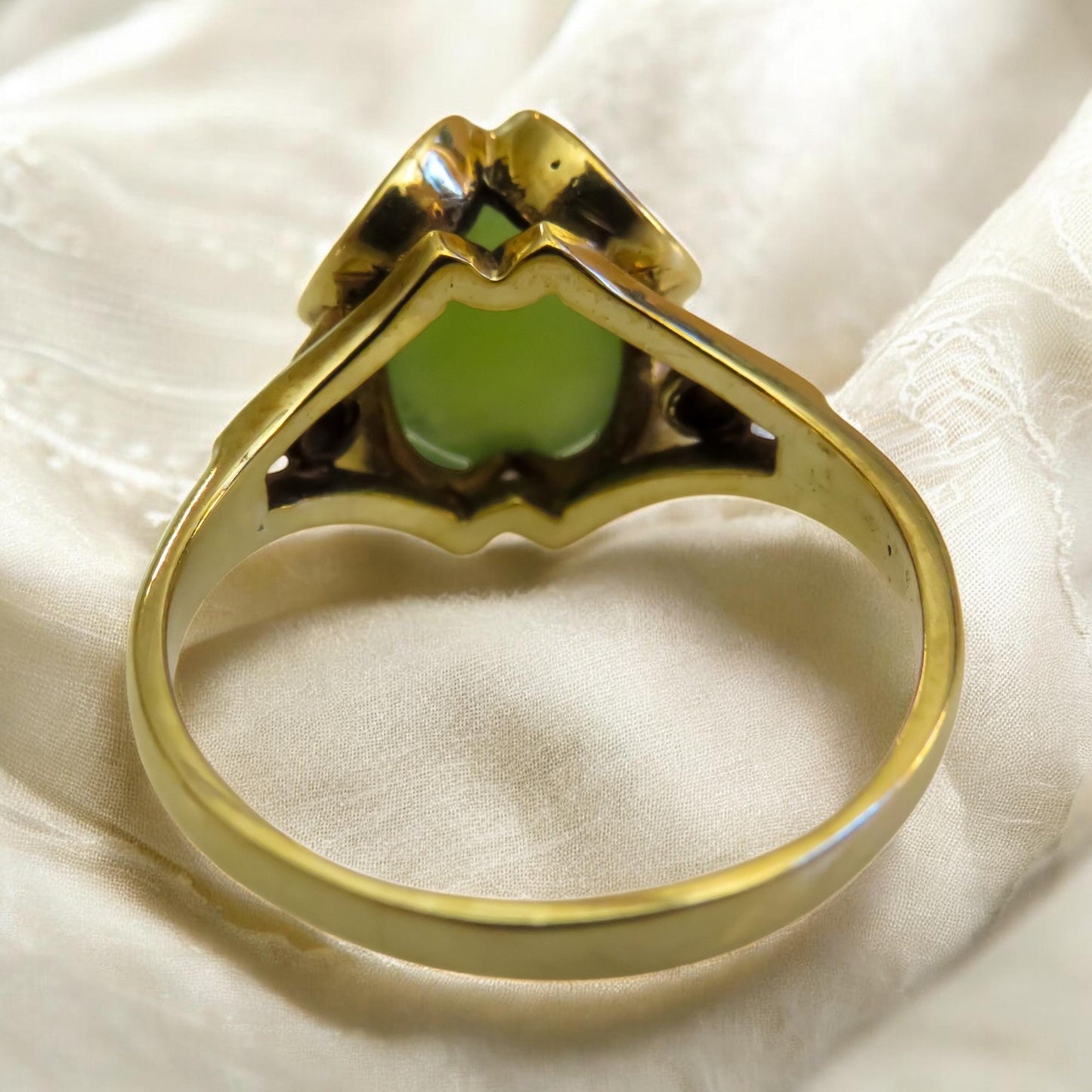 Victorian Jade Ring | Size 8 | 10K Gold | Antique Green Jade Cabochon Ring | Ornate Filigree Setting | Heirloom Jewelry