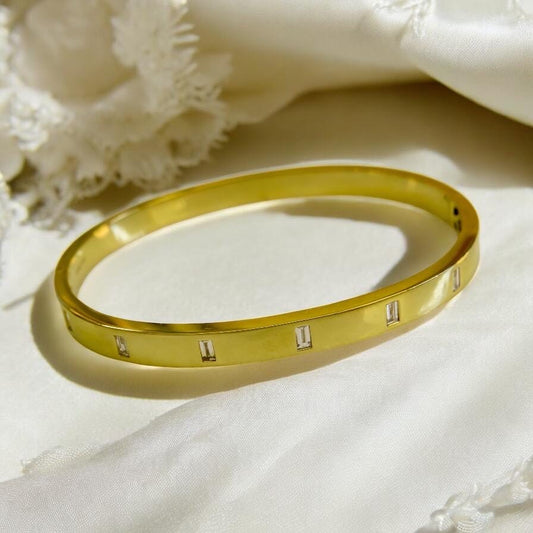 Solid 18K Gold Diamond Bangle | Baguette-Cut .48ctw | Hinged Bracelet | 6.75 Fit