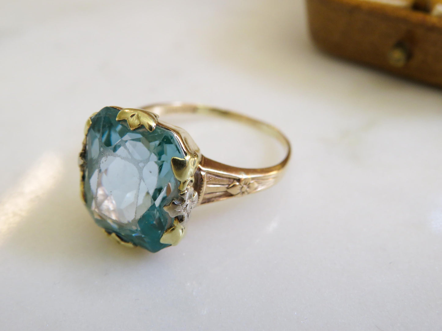 1920s Art Deco Ring | Synthetic Blue Spinel | 10K Tri-Tone Gold Floral Setting | Size 9