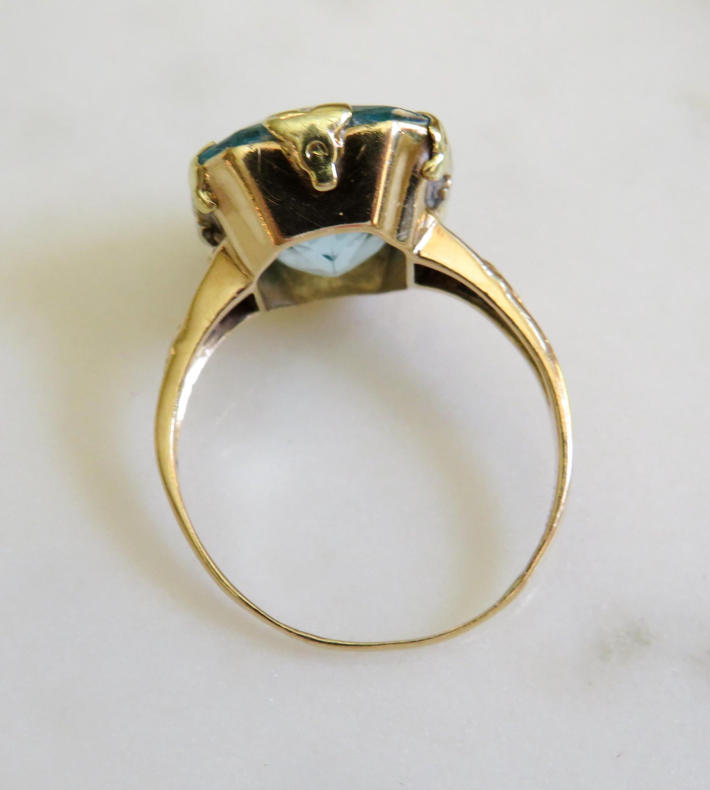 1920s Art Deco Ring | Synthetic Blue Spinel | 10K Tri-Tone Gold Floral Setting | Size 9