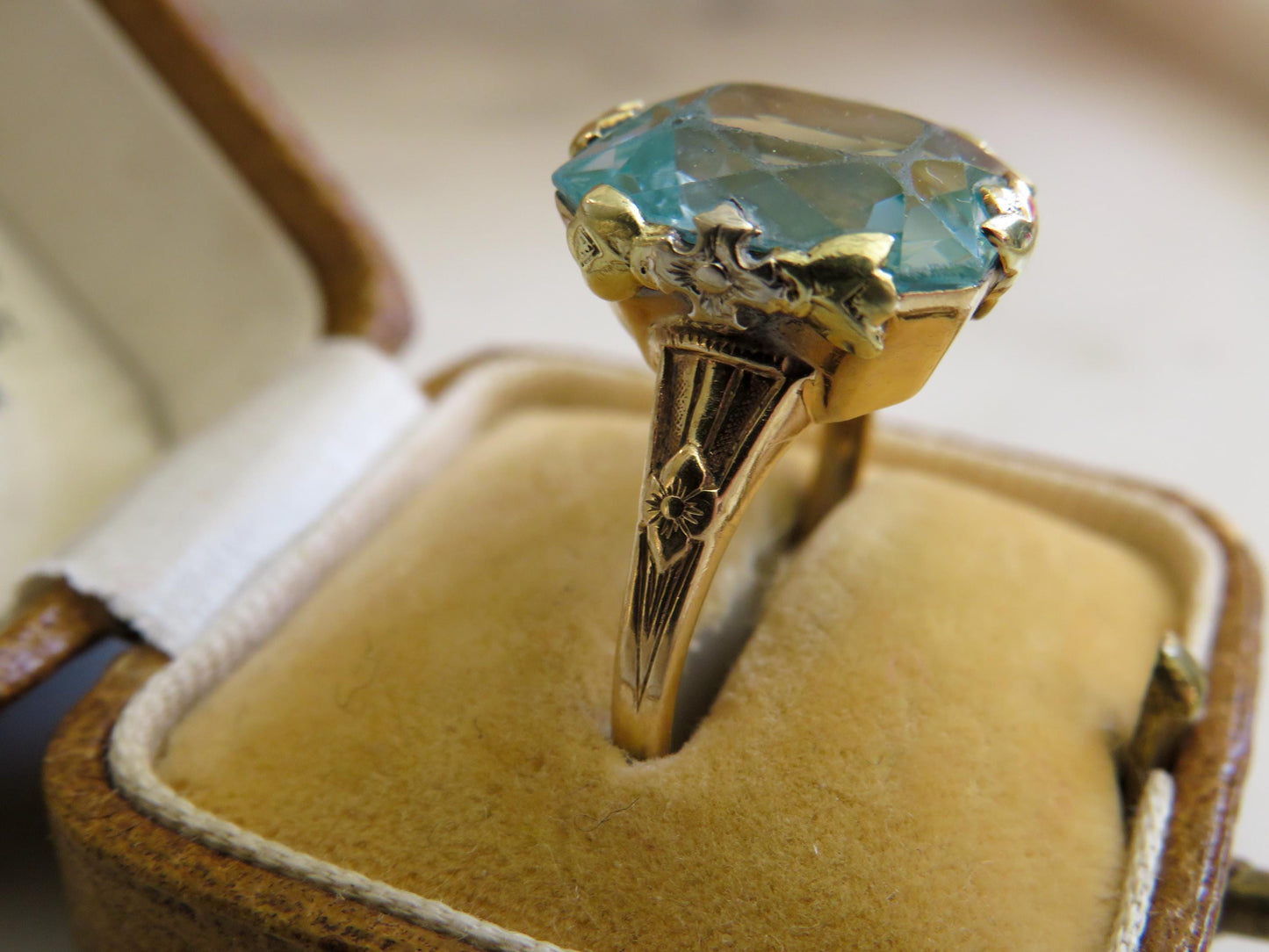1920s Art Deco Ring | Synthetic Blue Spinel | 10K Tri-Tone Gold Floral Setting | Size 9