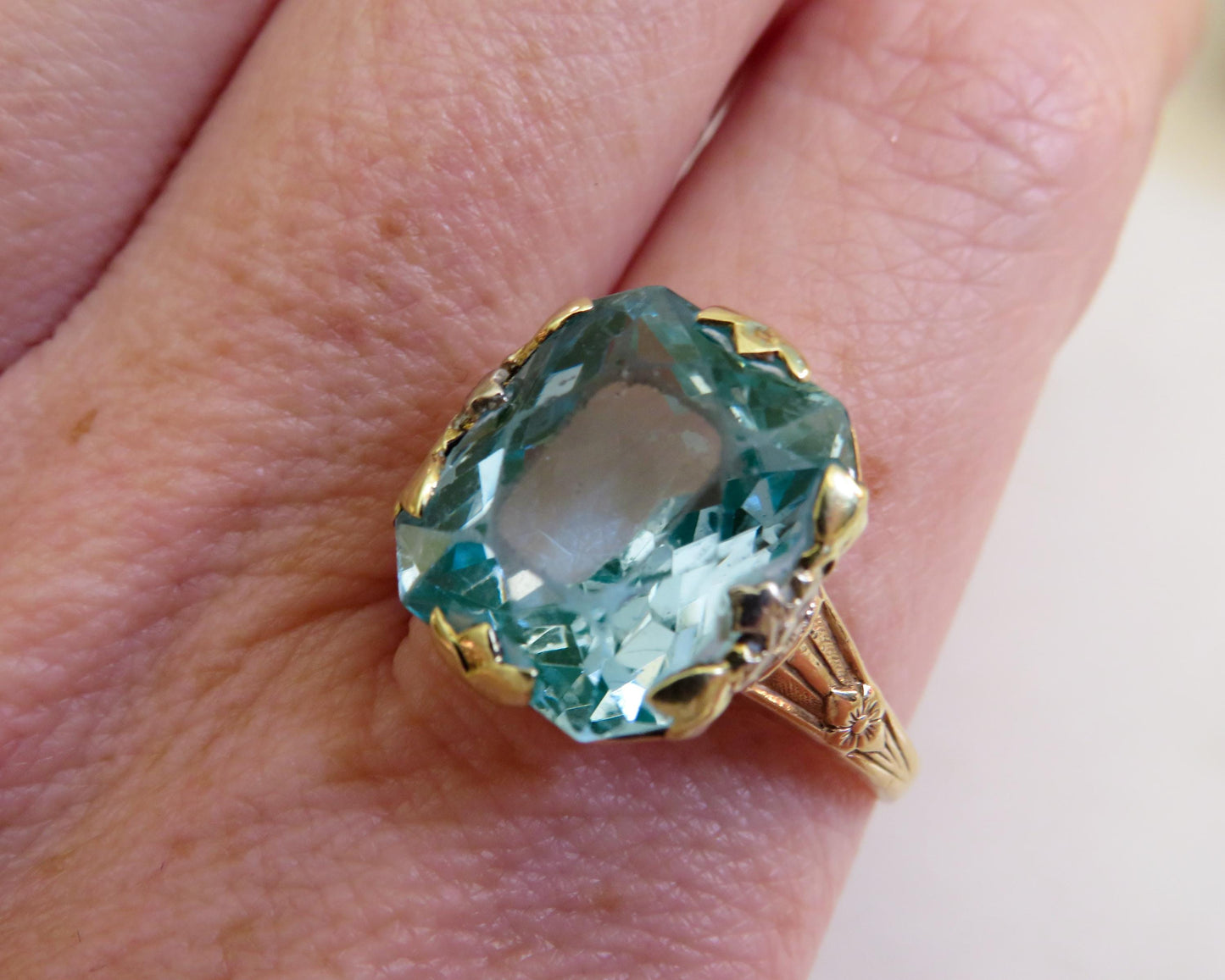 1920s Art Deco Ring | Synthetic Blue Spinel | 10K Tri-Tone Gold Floral Setting | Size 9