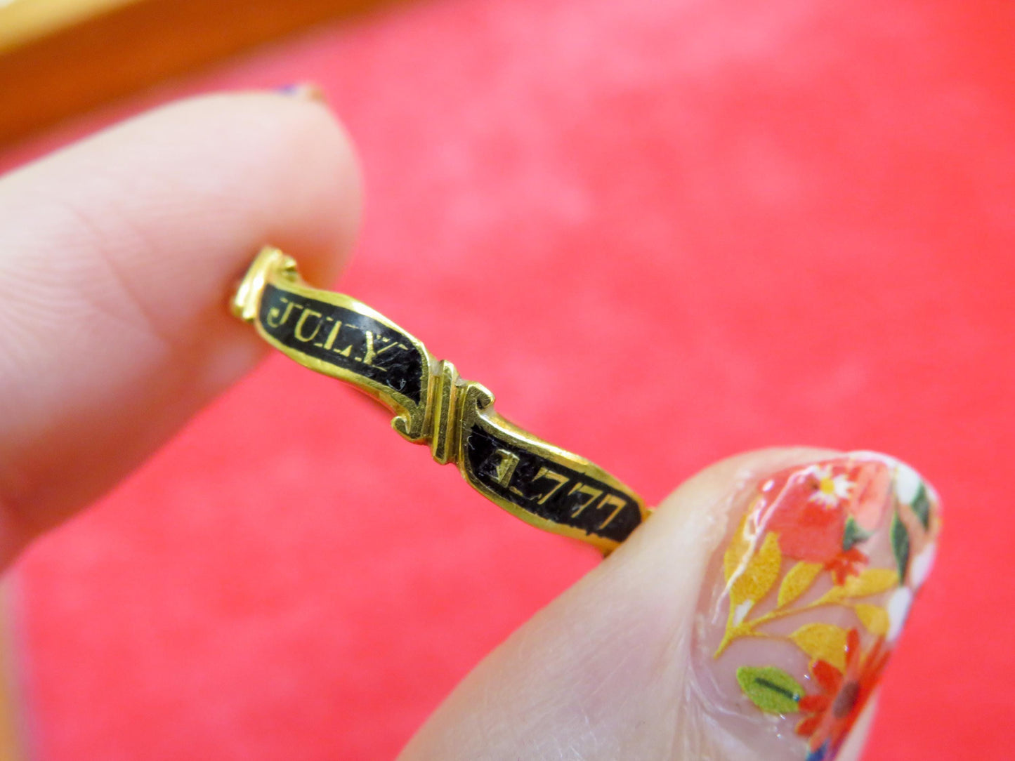 Antique 18K Mourning Ring  Dated 1777  Size 9  3.48g