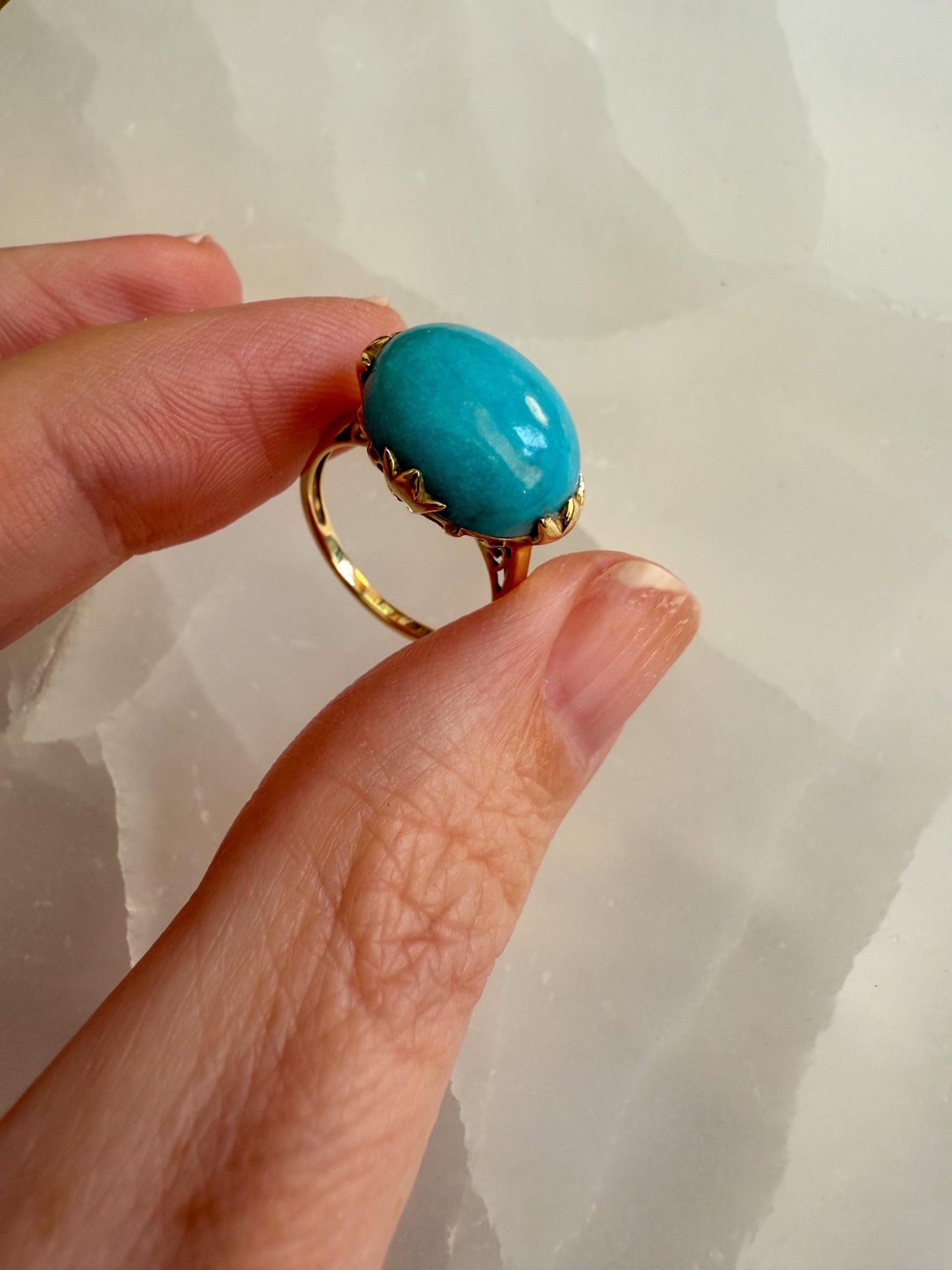 Vintage 14K Gold Oval Turquoise Cabochon Ring