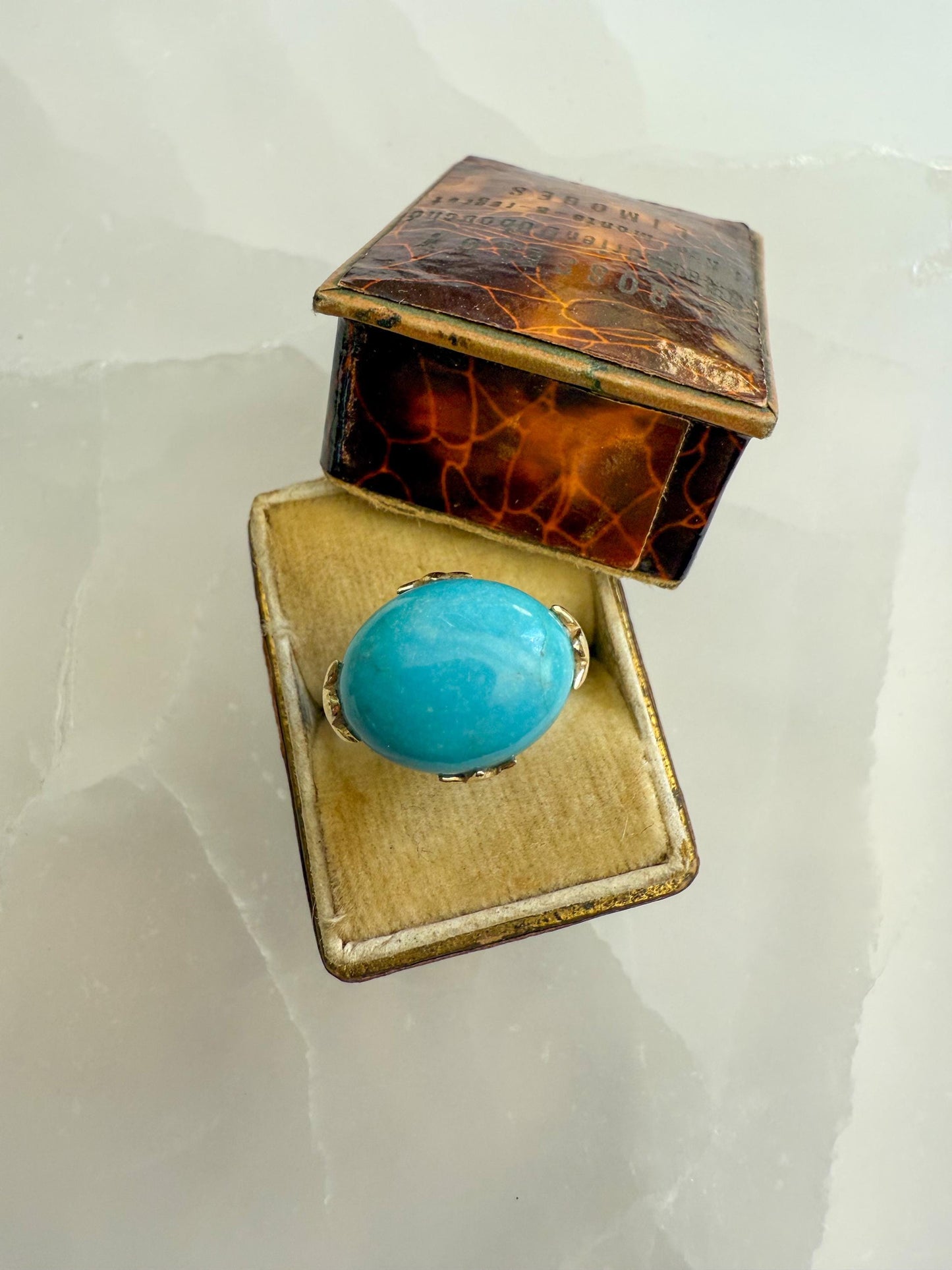 Vintage 14K Gold Oval Turquoise Cabochon Ring