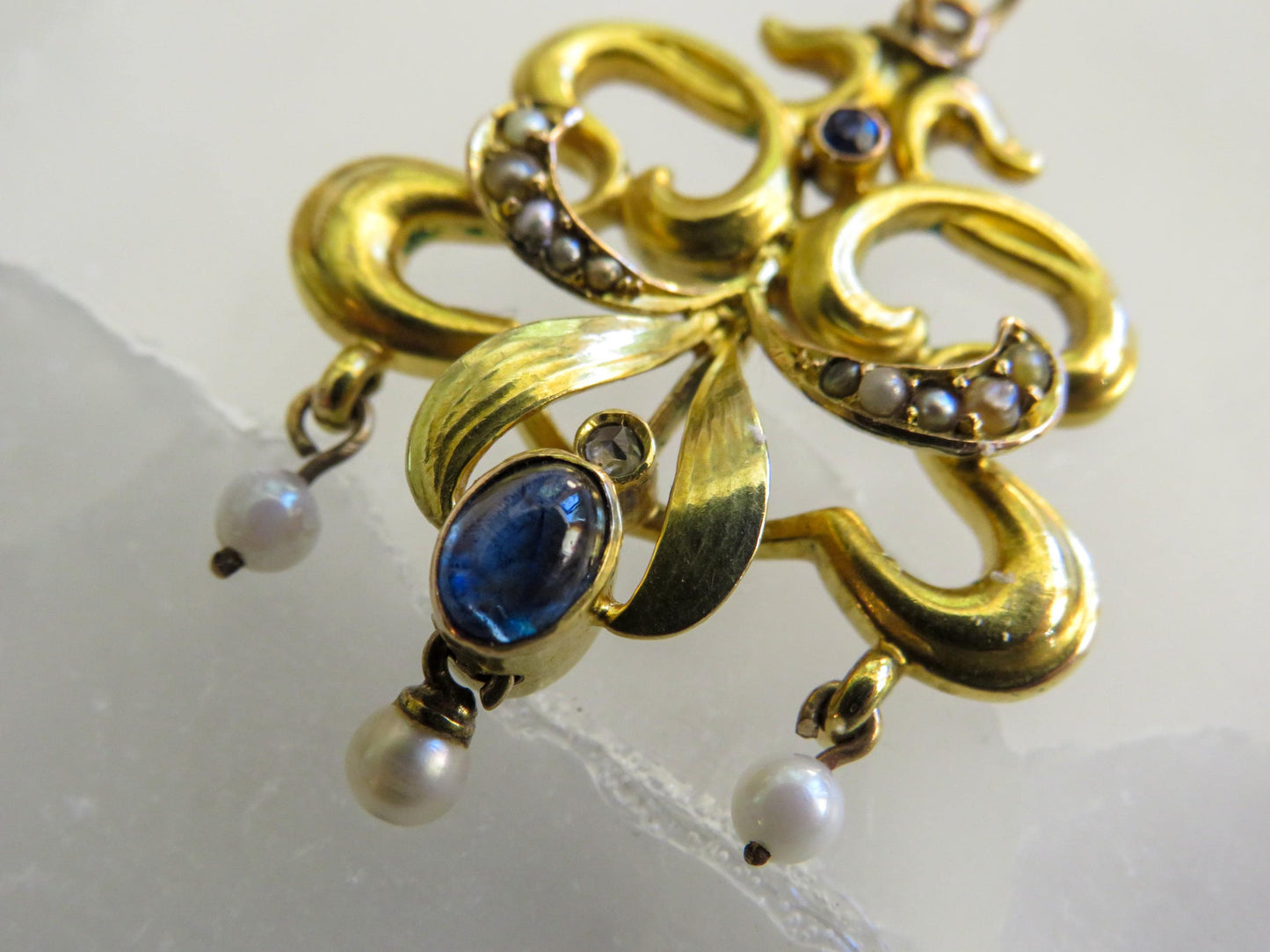 Edwardian 18K Gold Pendant with Sapphire & Pearl Drops