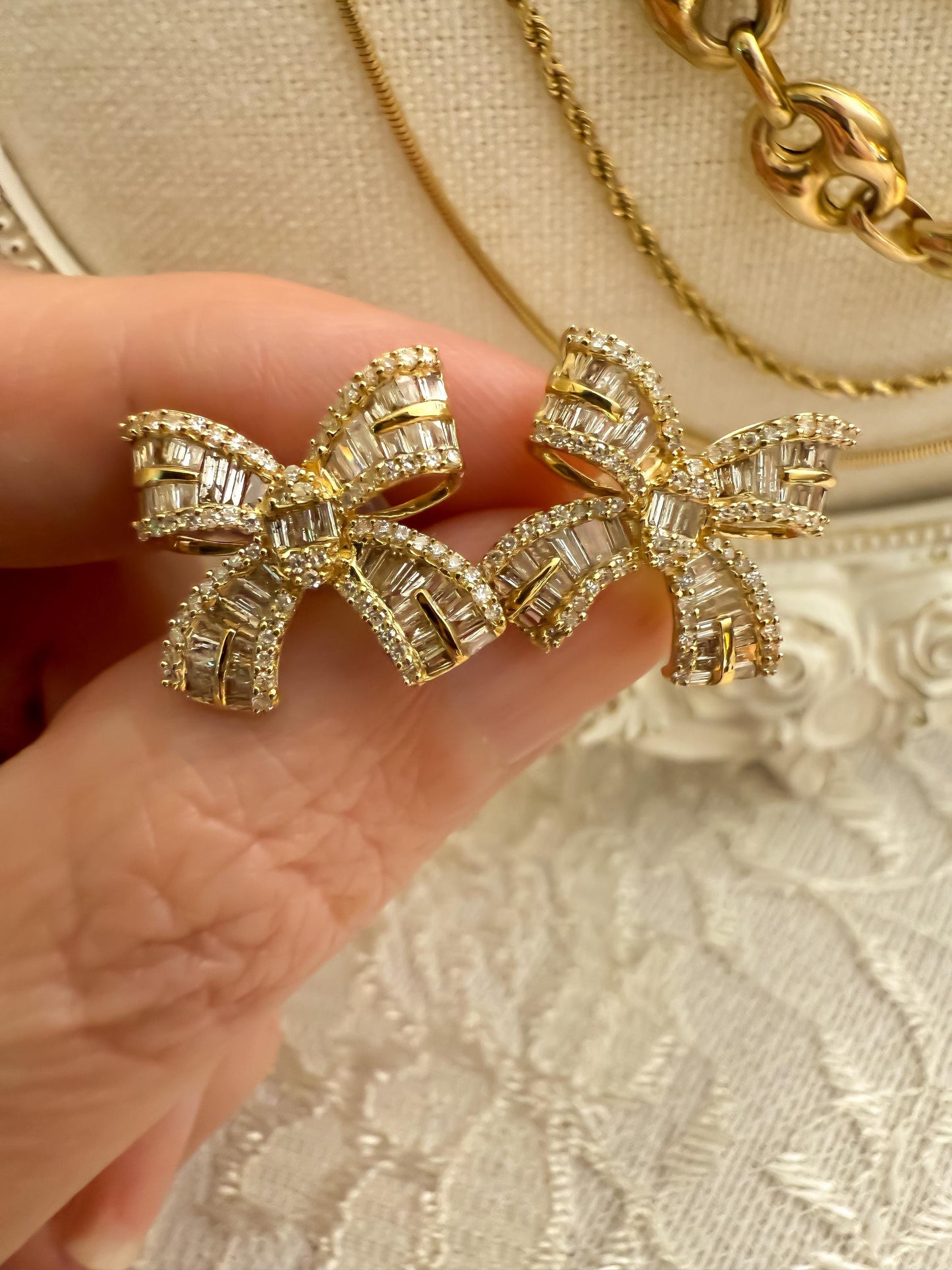 18K Yellow Gold Diamond Bow Earrings  1 Carat Total Weight
