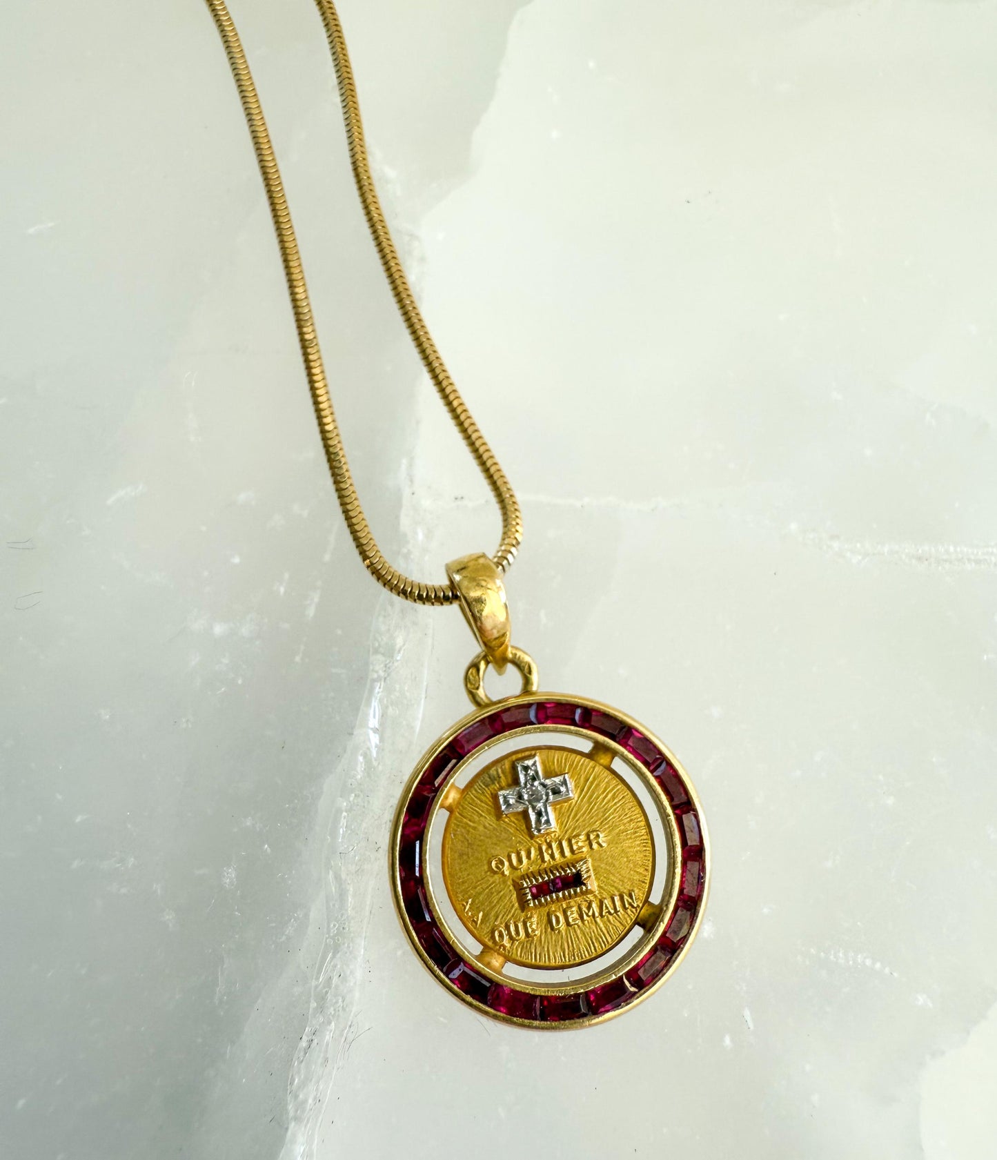 Augis Medal in 18K Yellow Gold