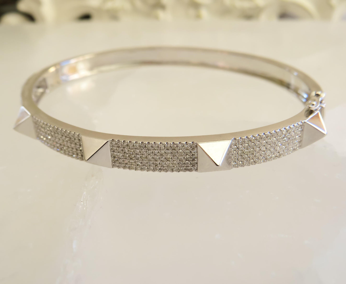 14K White Gold Studded Diamond Hinged Bangle
