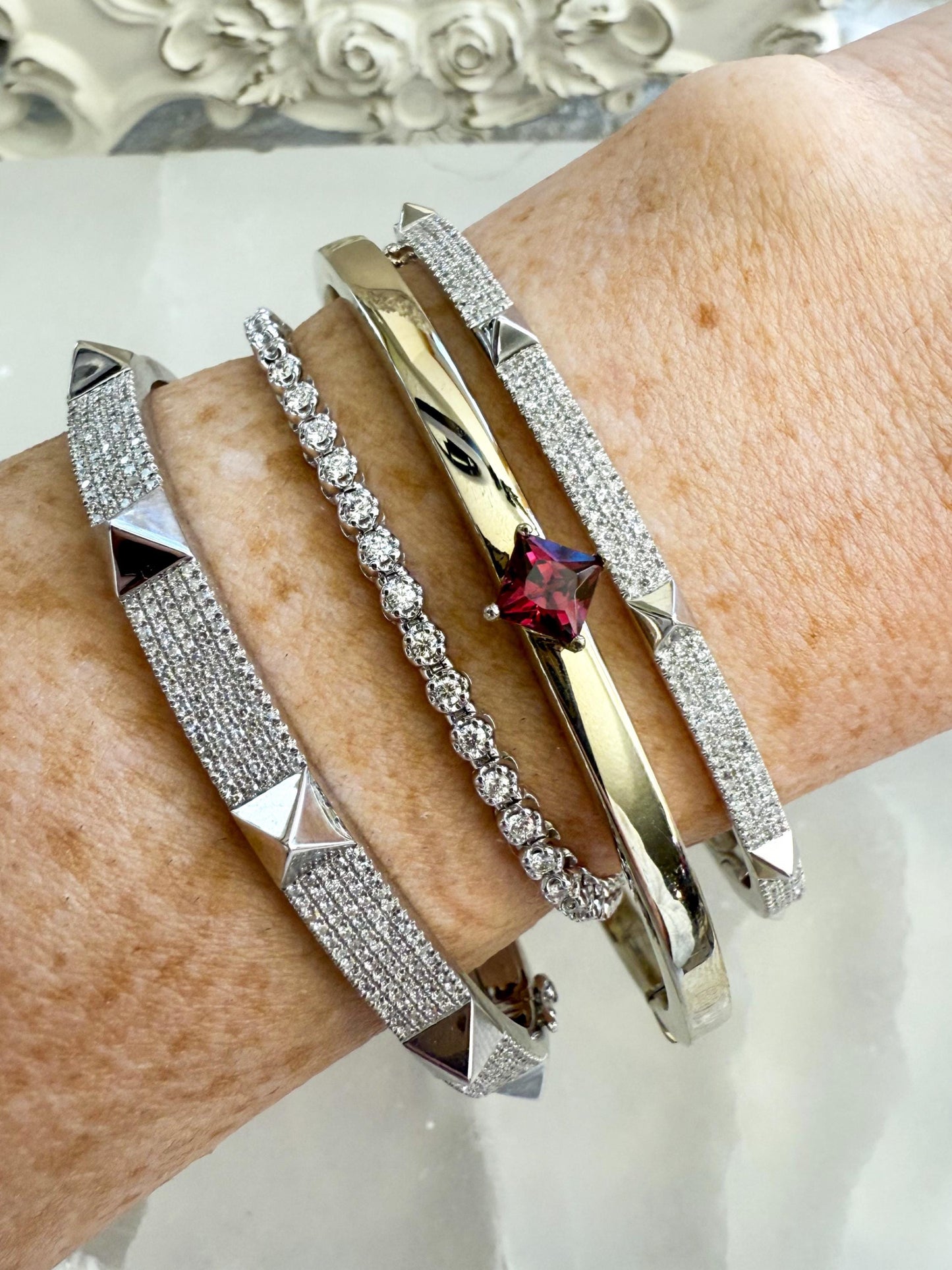 14K White Gold Studded Diamond Hinged Bangle