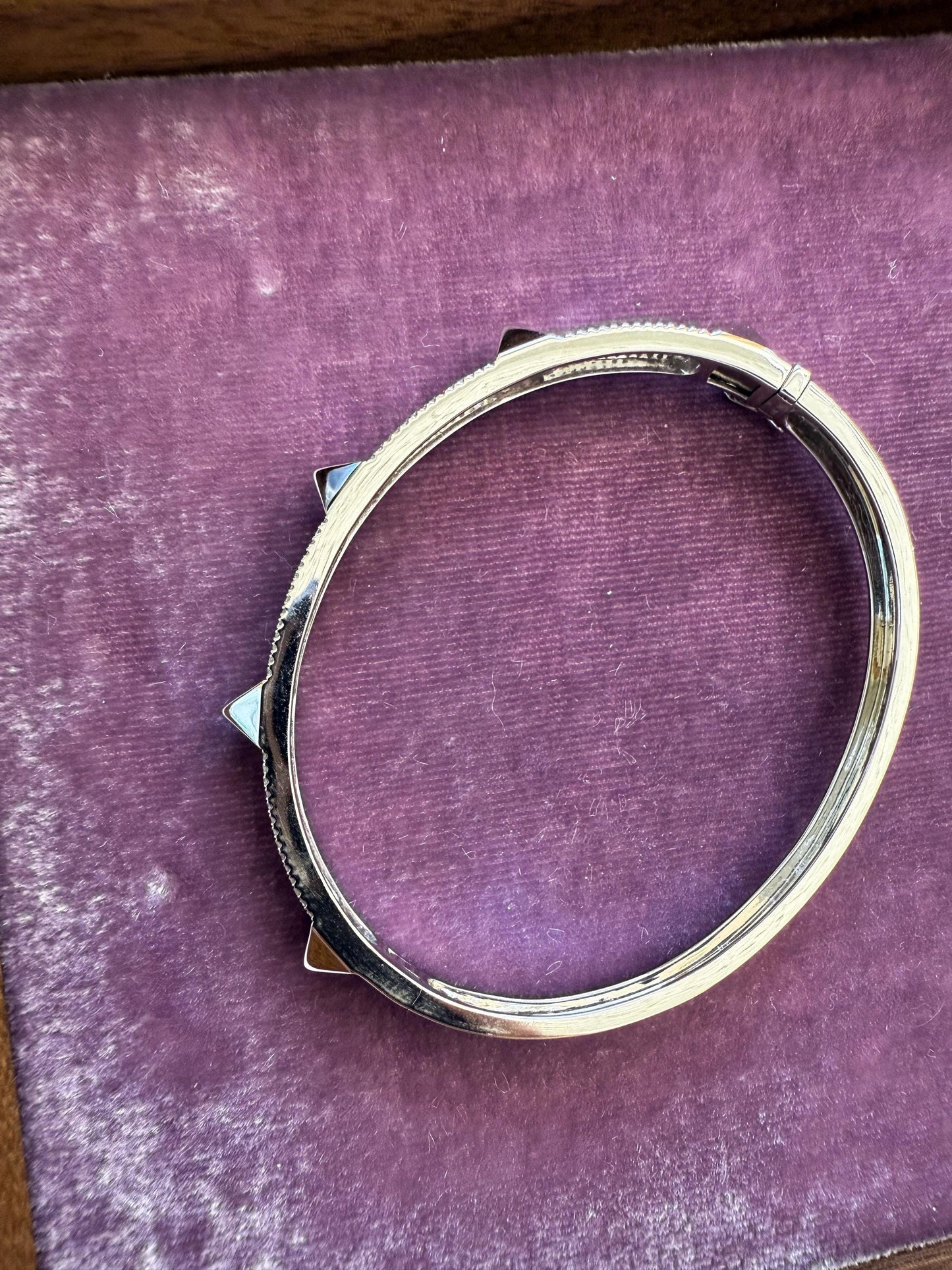 14K White Gold Studded Diamond Hinged Bangle