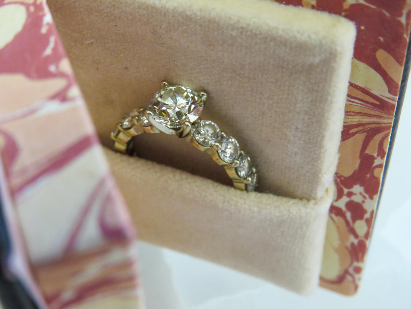 Estate 18K White Gold Diamond Ring