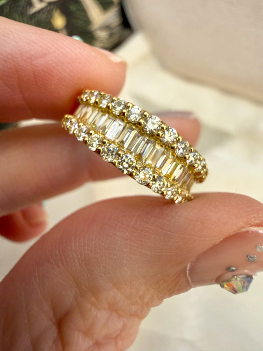 Vintage 18K Yellow Gold Diamond Band
