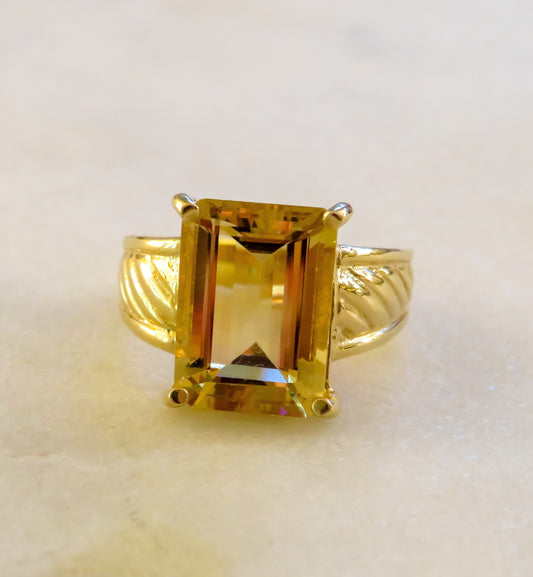 Vintage Citrine Cocktail Ring in 14K Yellow Gold